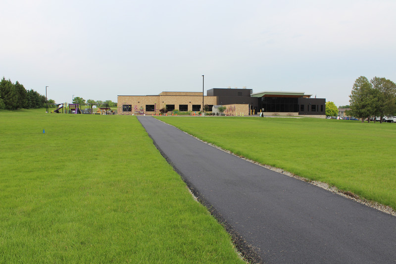 Photo of outdoor path at Ixonia Elementary School